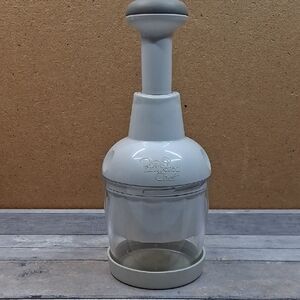 Pampered Chef Manual Food Chopper